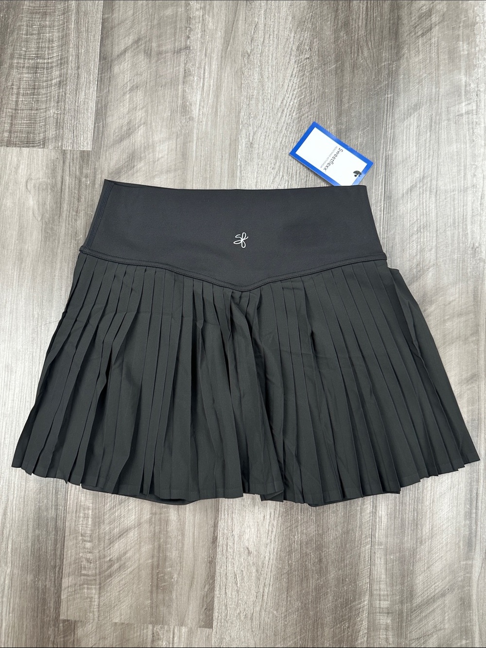 Sweetflexx Tone and Go Performance Skirt with Resistance Shorts - Medium - Picture 2 of 5